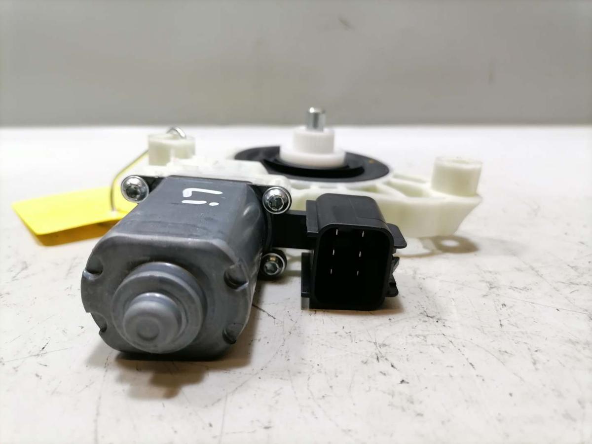 Ford Fiesta MK7 original Fensterhebermotor vorn links Bj.2018